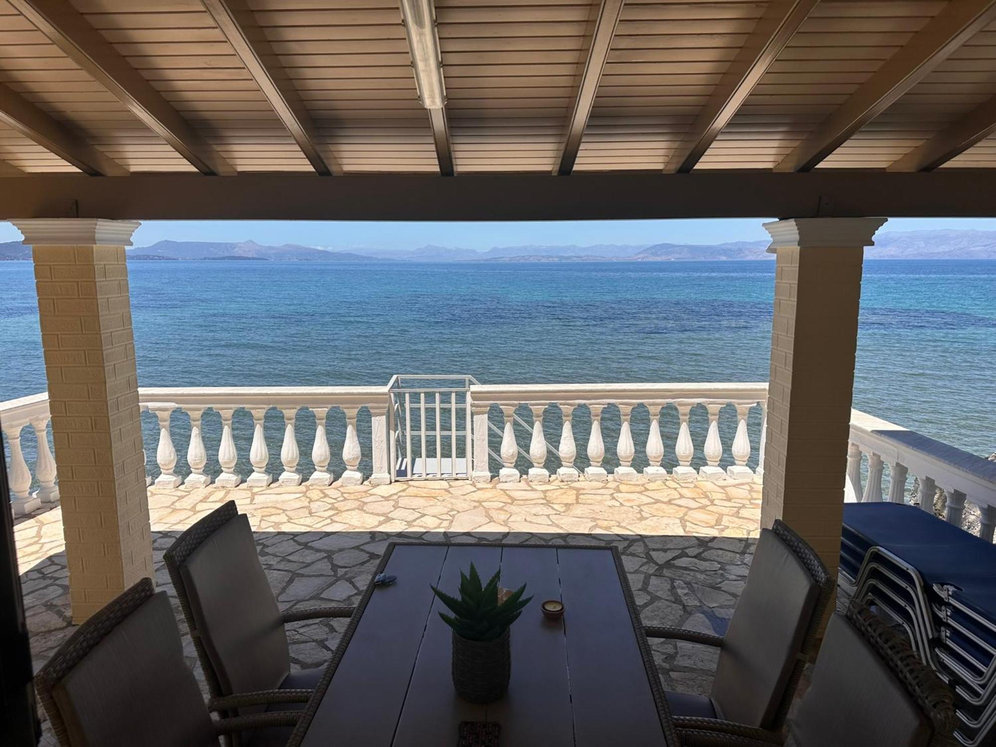 Blue Horizon Villa บูเกริ ภายนอก รูปภาพ